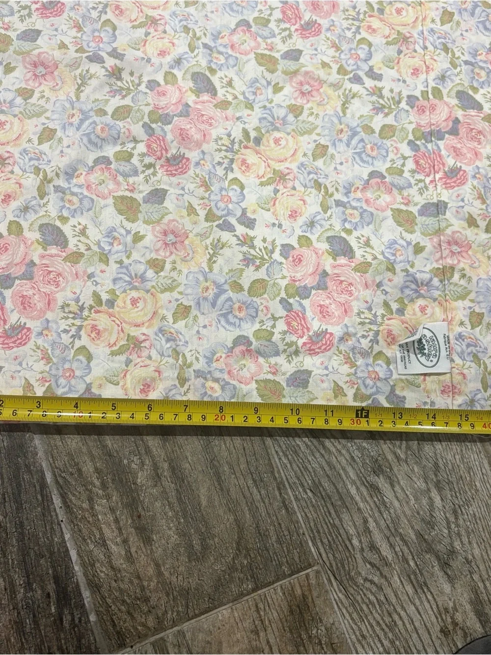 Vtg Laura Ashley Sycamore Quartet Floral Valance 18x83” Yellow Pink Cottagecore